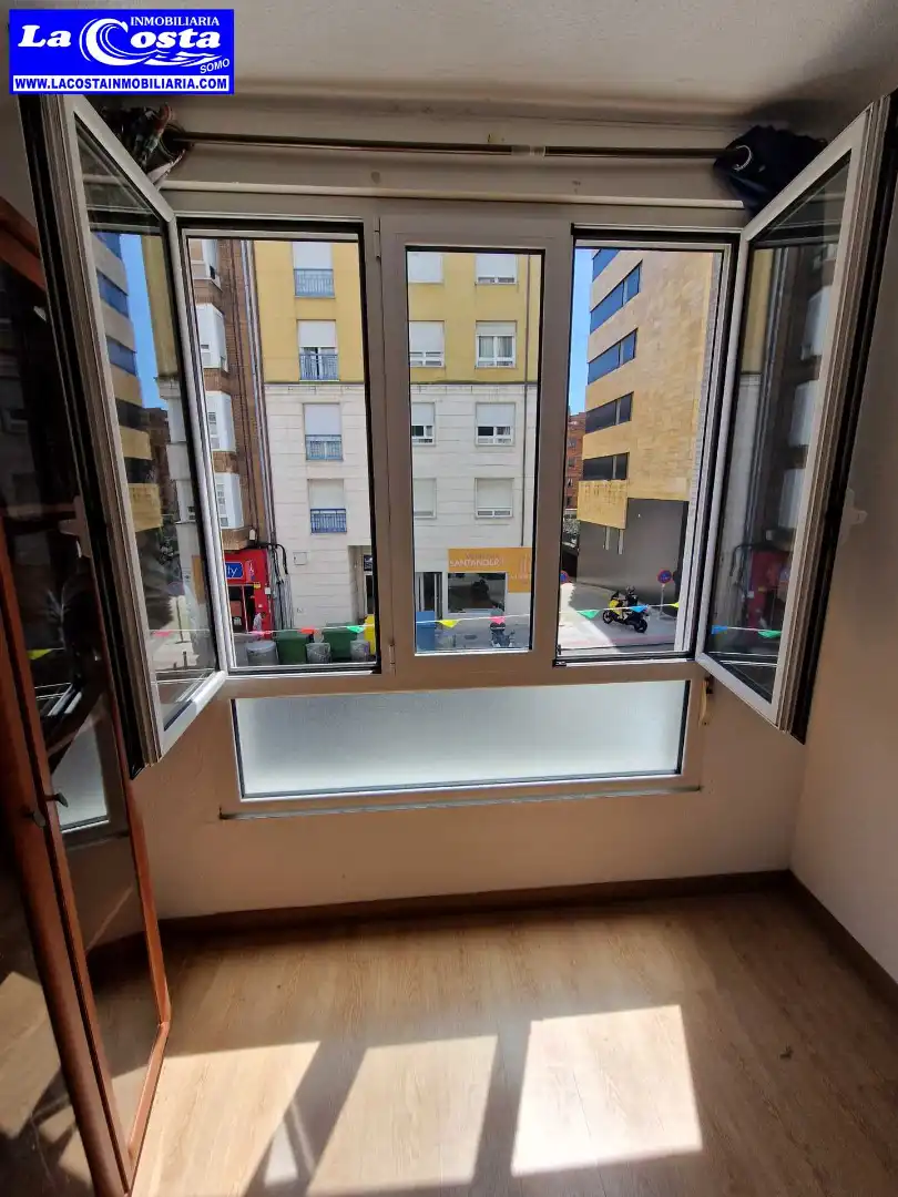 Exterior view of Flat for sale in Santander  with Parquet flooring, Oven and Washing machine