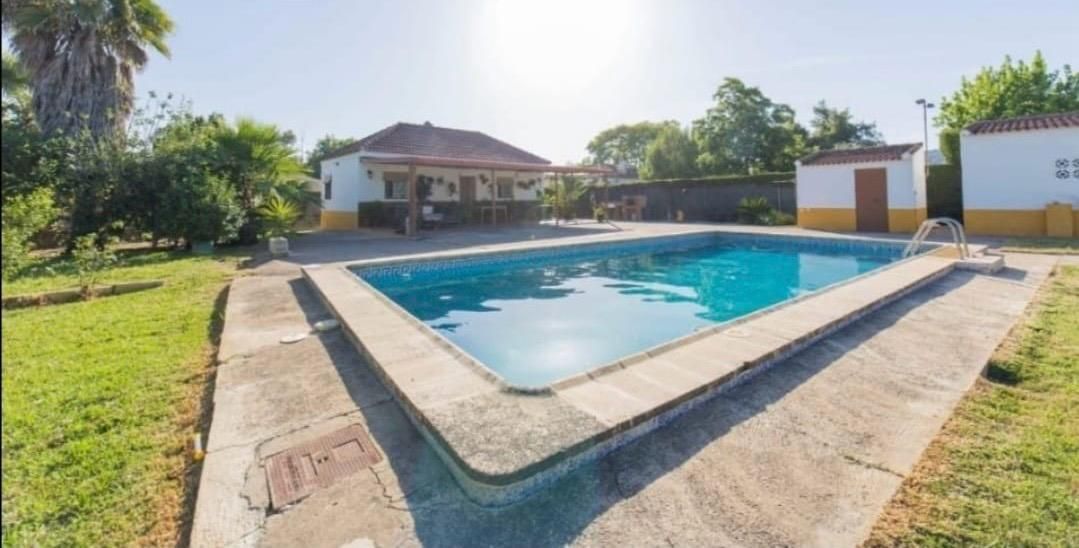 Piscina de Finca rústica en venda en  Córdoba Capital amb Traster i Piscina