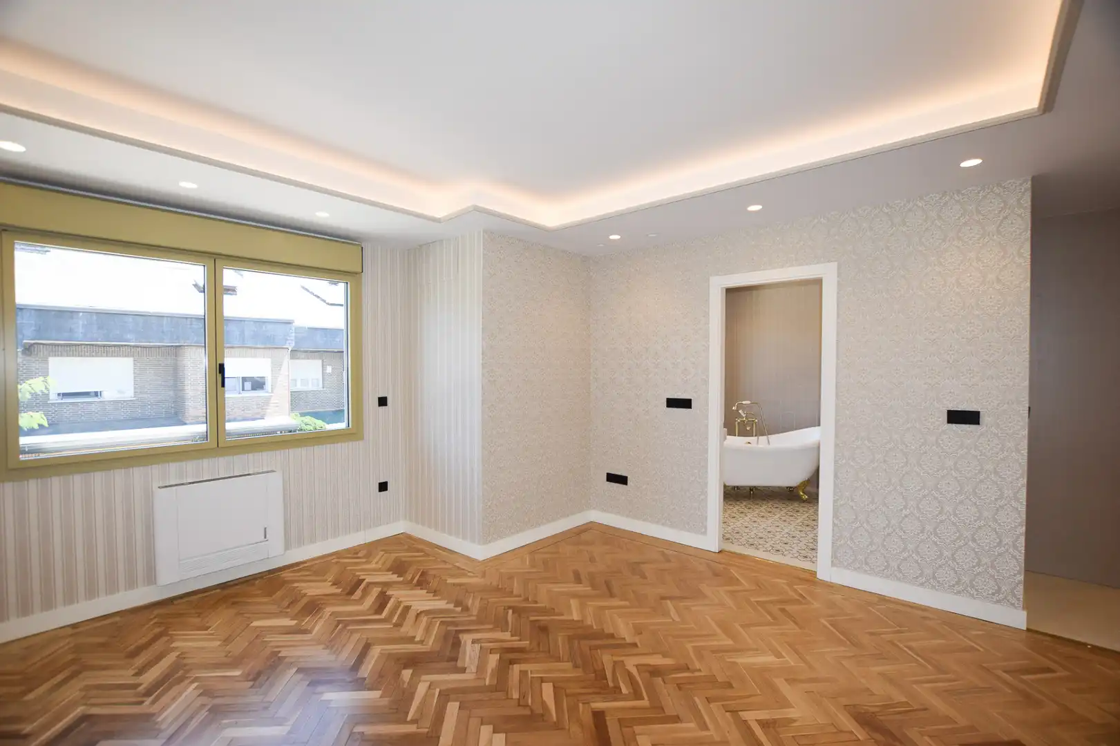 Bedroom of Detached homes for sale in Pozuelo de Alarcón  with Air Conditioner, Heating and Private garden
