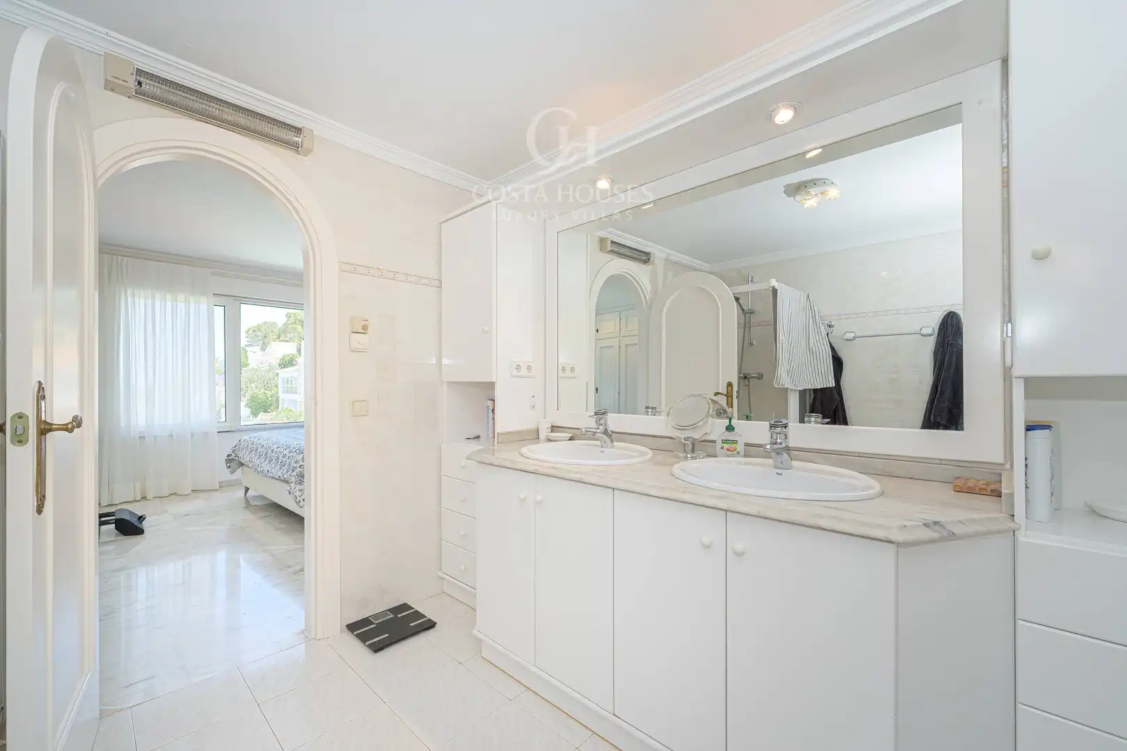 Bathroom of Houses for sale in Dénia  with Air Conditioner, Heating and Private garden