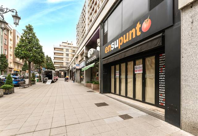 Local comercial en Alquiler en Oviedo - CL GONZALEZ BESADA, 4 en Auditorio - Seminario - Parque de Invierno