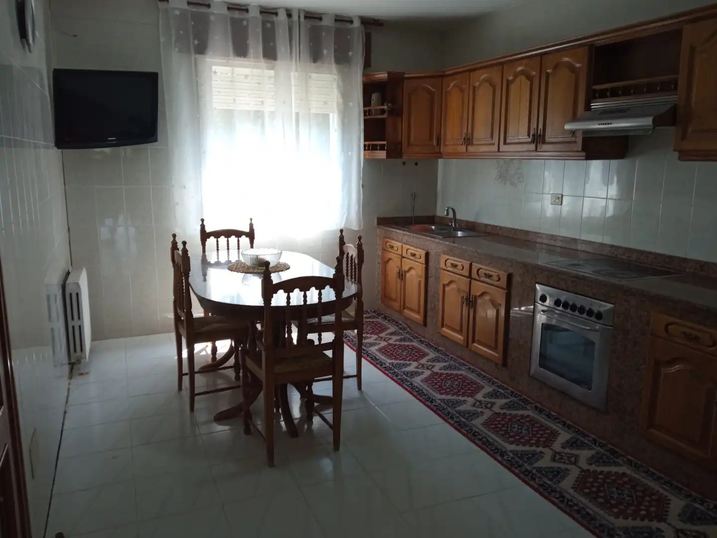 Cuina de Casa o xalet en venda en Cambados amb Calefacció, Jardí privat i Traster