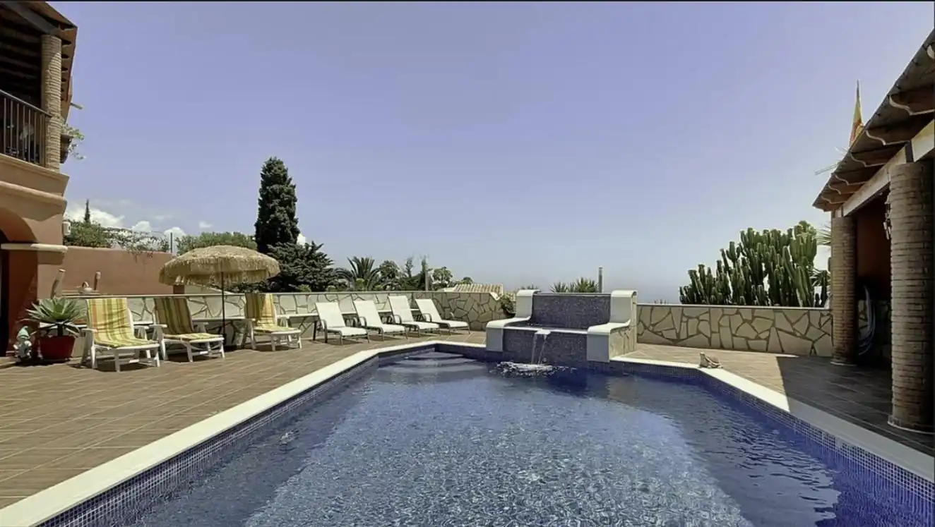 Villa mit Terrasse zum Verkauf in Calle Calle Roble, imagen 3