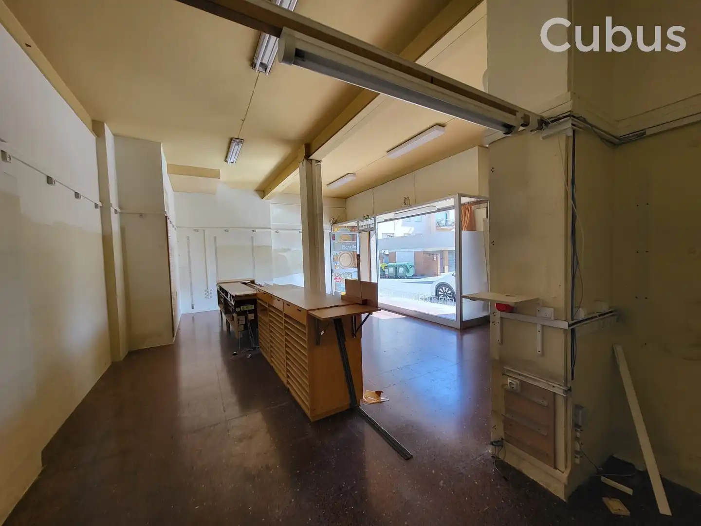 Business premises for sale in Olot, imagen 2