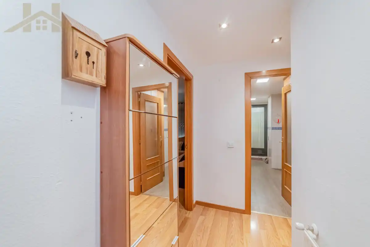 Flat for sale in Pinto  with Air Conditioner, Heating and Storage room