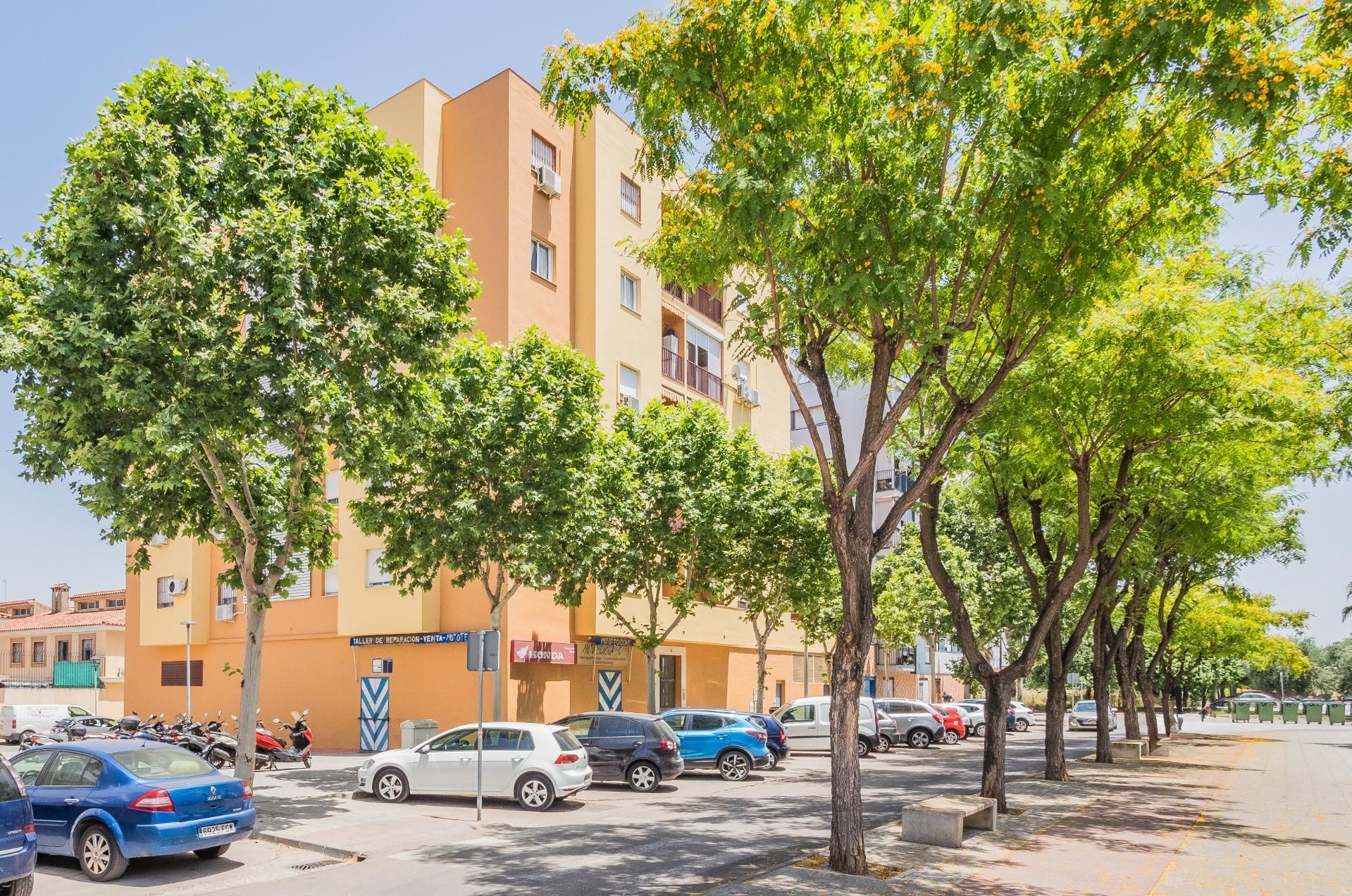 Flat for sale in Calle CLARA CAMPOAMOR, Camas