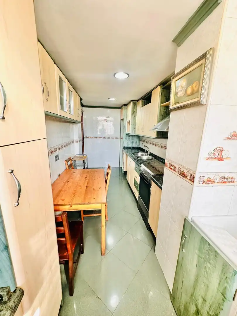 Piso en venta en Calle MONTSERRAT ROIG, Martiricos - La Roca - La Rosaleda