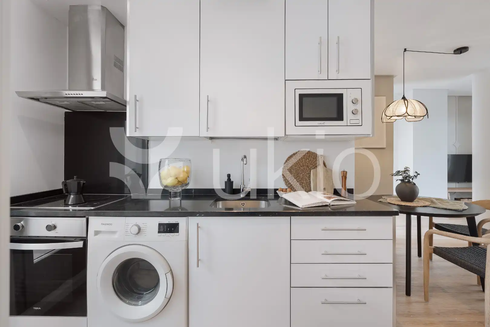 Cuina de Apartament de lloguer en Madrid amb Aire condicionat, Calefacció i Terrassa
