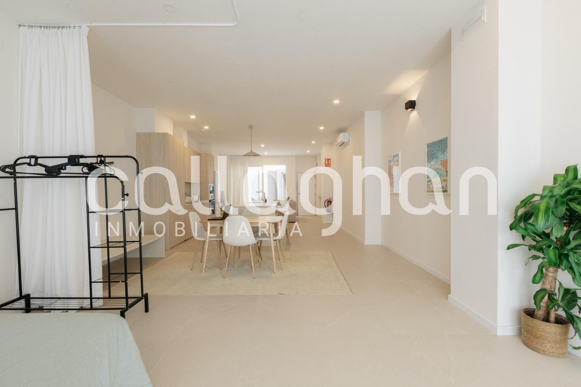 Planta baja for sale in  Valencia Capital  with Air Conditioner, Terrace and Furnished