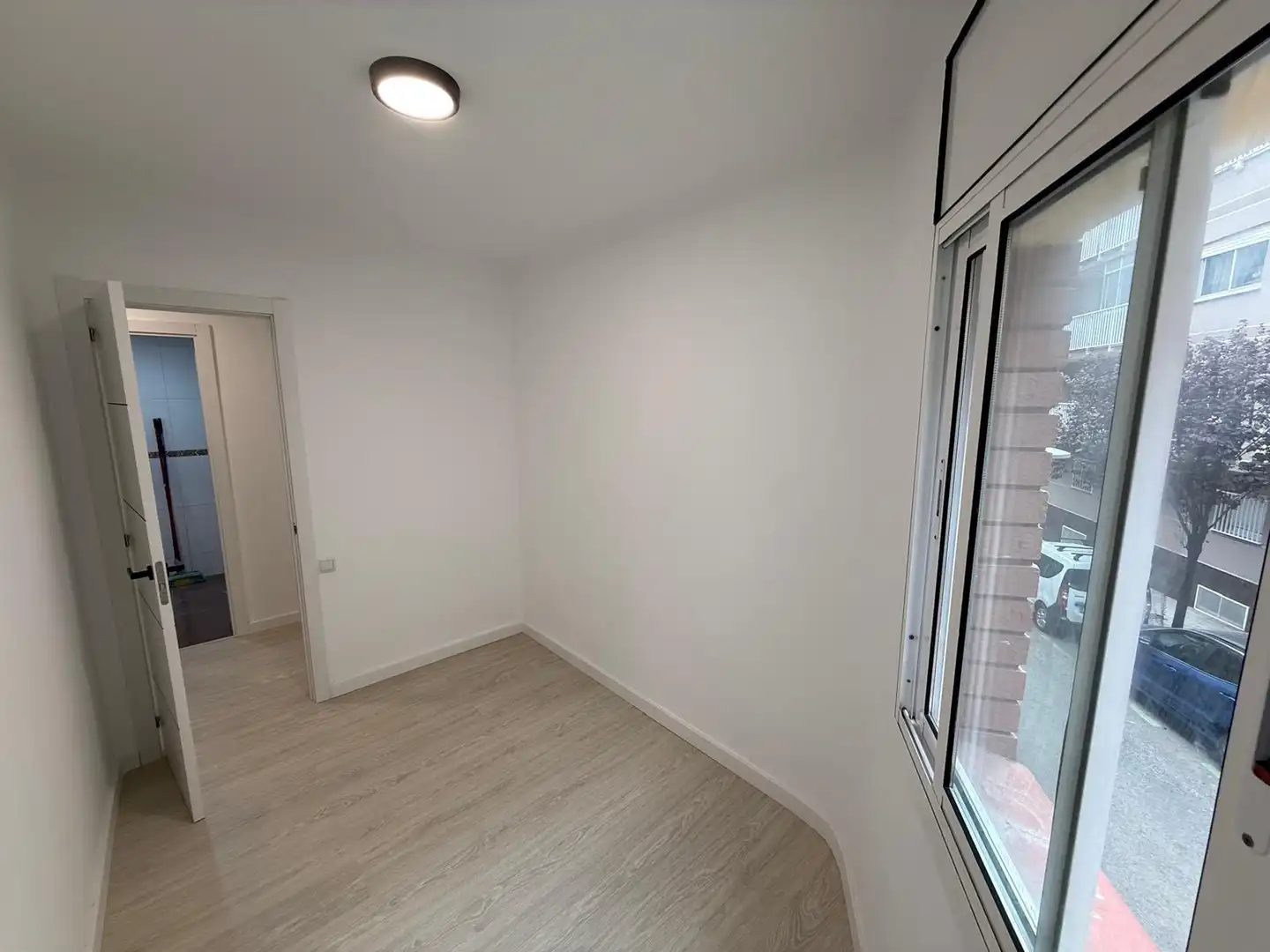 Bedroom of Flat for sale in L'Hospitalet de Llobregat  with Alarm