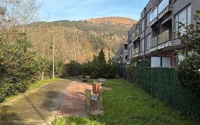 Außenansicht von Wohnung miete in Ramales de la Victoria mit Terrasse, Balkon und Haustiere erlaubt