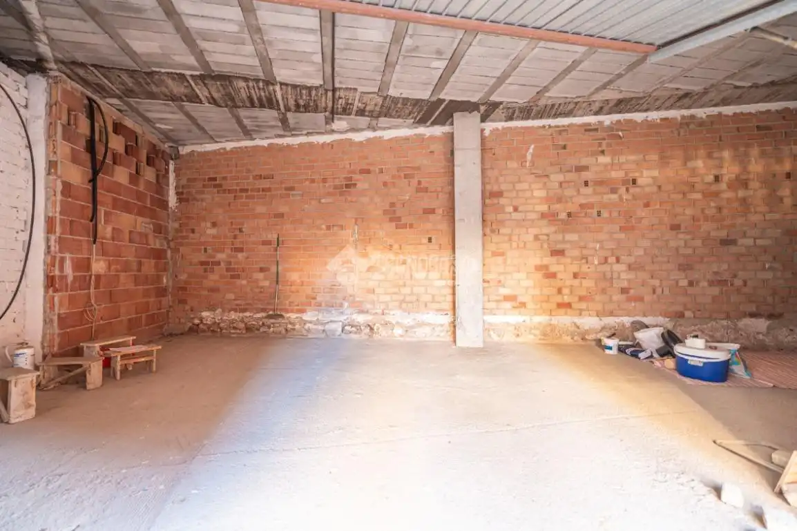 Local comercial en venta en Linarejos, imagen 3