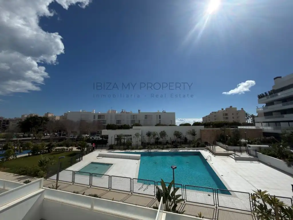 Apartamento con ascensor en alquiler en Avenida Pere Matutes Noguera