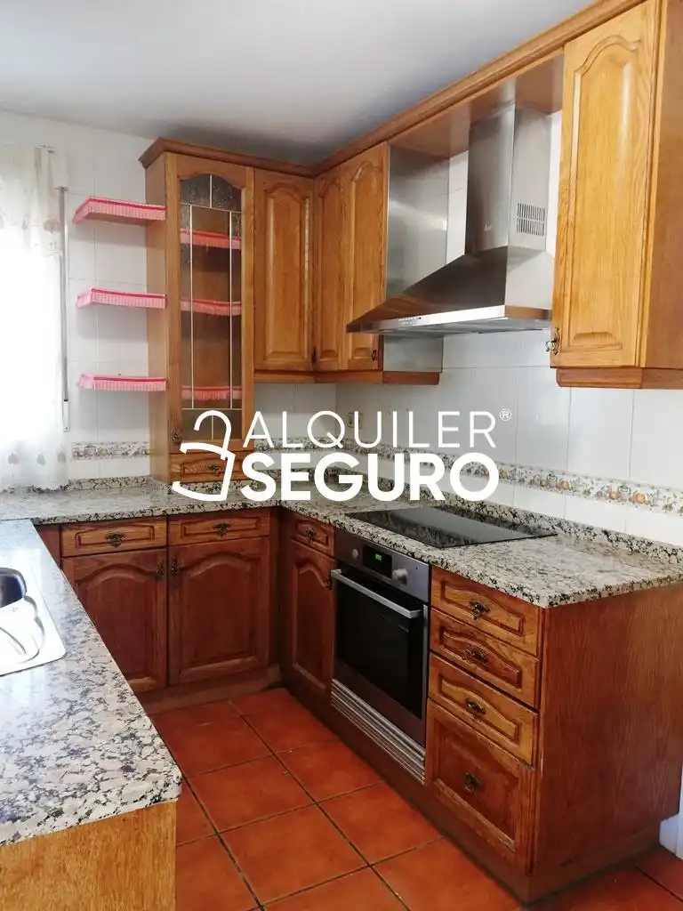 Cocina de Casa o chalet de alquiler en Colmenar Viejo con Calefacción, Terraza y Amueblado