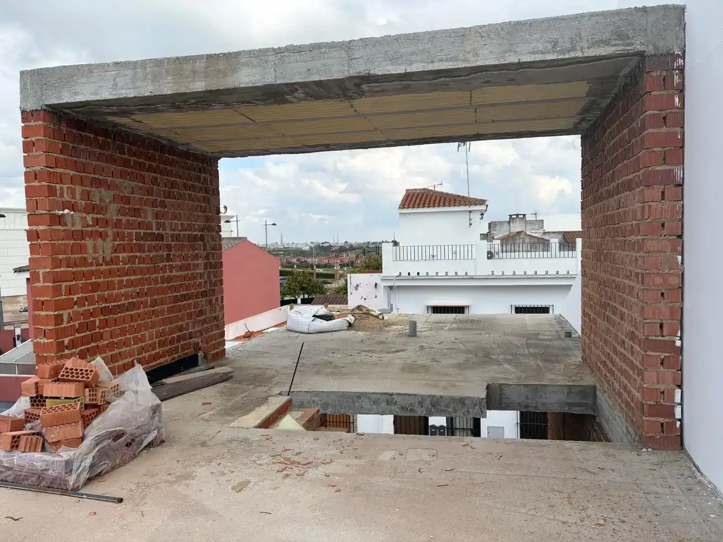 Terrassa de Finca rústica en venda en Salteras amb Jardí privat, Piscina i Balcó
