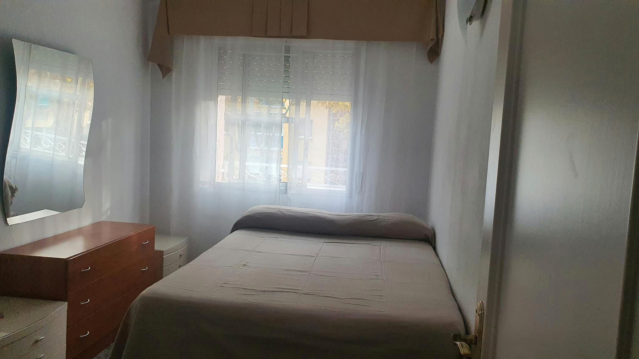 Habitación de Piso para compartir en El Prat de Llobregat con Aire acondicionado, Calefacción y Amueblado