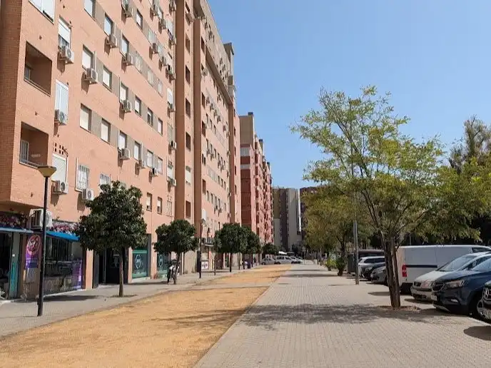 Vista exterior de Piso en venta en Sevilla con Aire acondicionado, Amueblado y Balcón