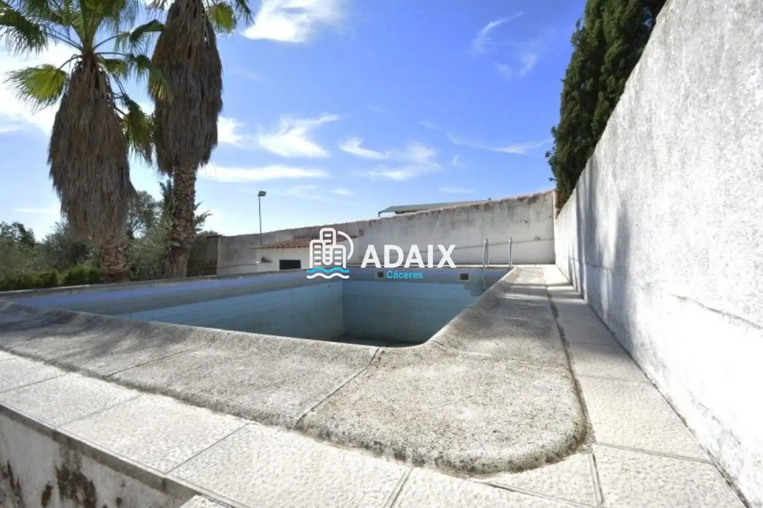 Piscina de Casa o xalet en venda en Cáceres amb Aire condicionat, Terrassa i Traster