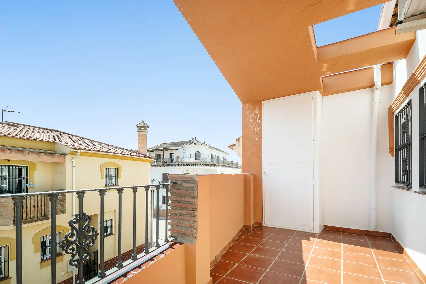 Balcony of Houses for sale in Cártama  with Air Conditioner, Private garden and Terrace