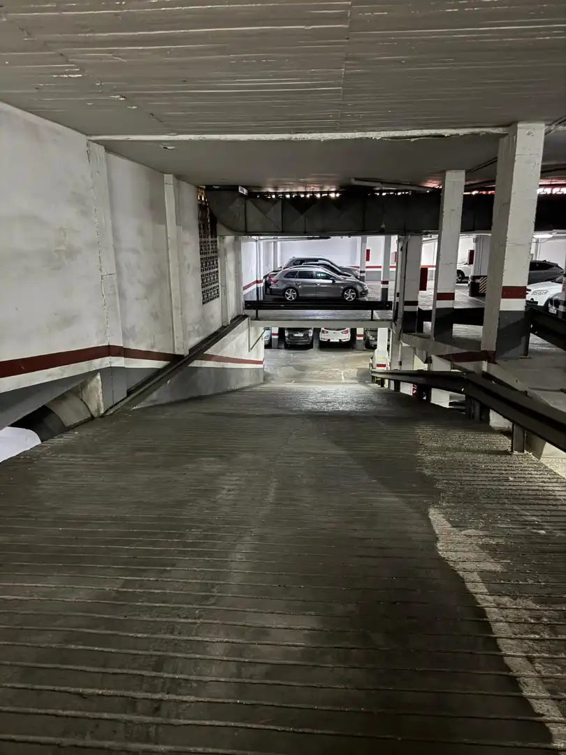 Einzelparkplatz mit Aufzug zum Verkauf in Eixample, imagen 2