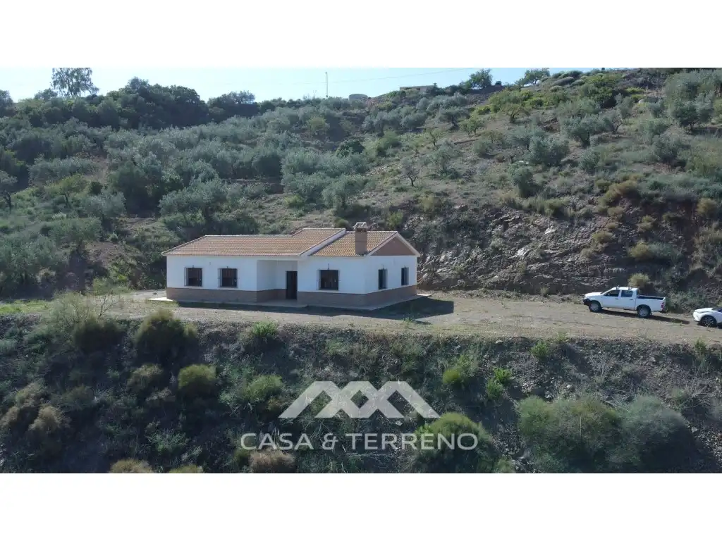Vista exterior de Casa o xalet en venda en Colmenar amb Aire condicionat