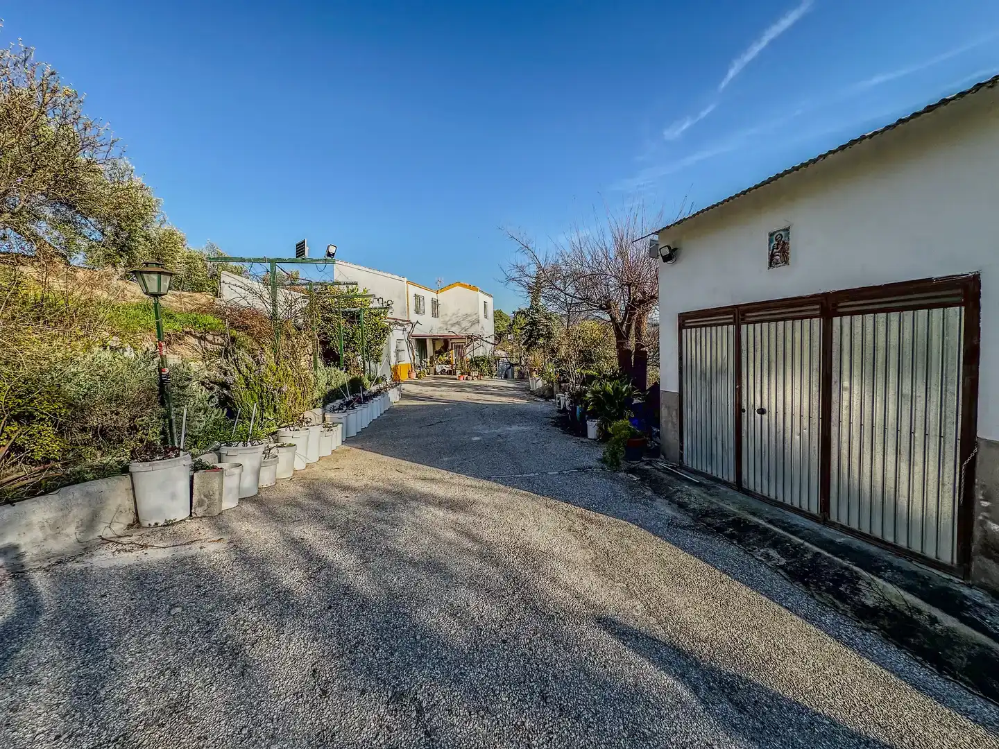 Vista exterior de Finca rústica en venda en Fuensanta de Martos amb Jardí privat, Traster i Piscina