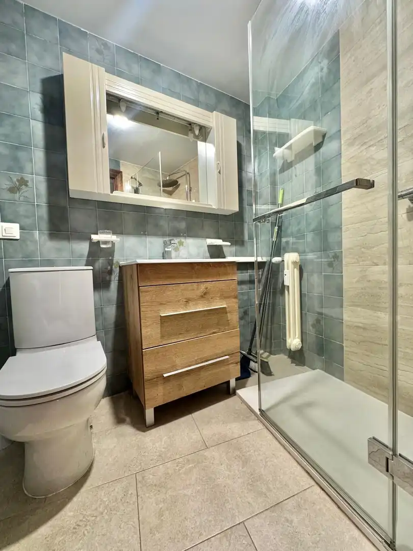 Baño de Apartamento en venta en  Logroño con Calefacción