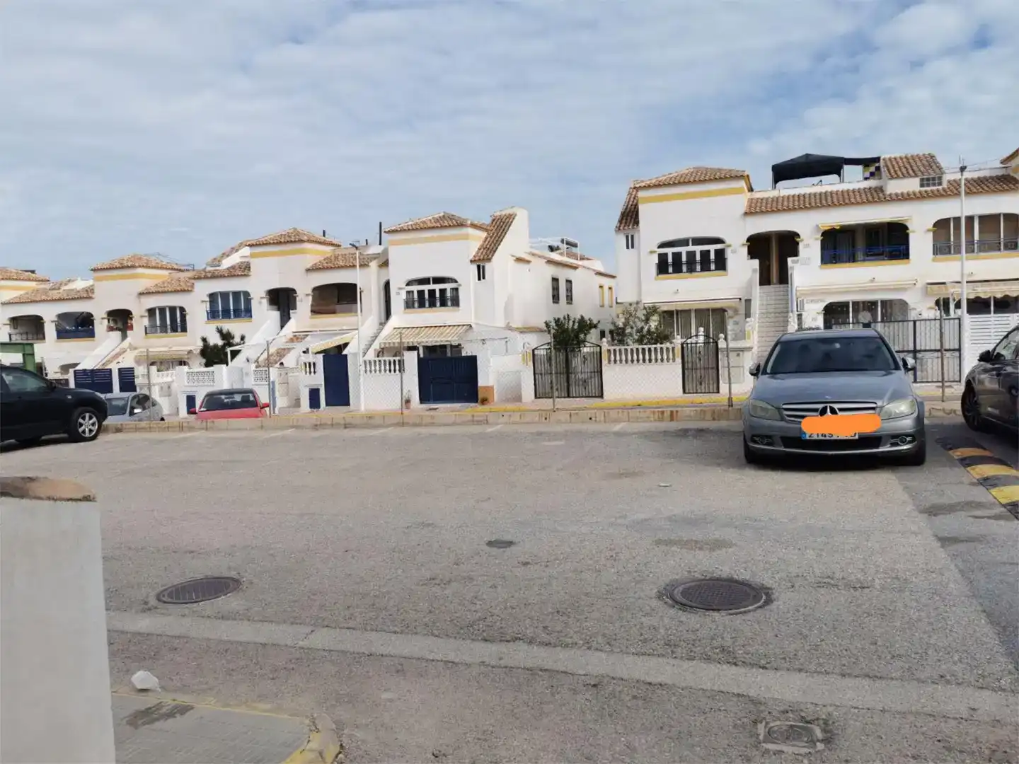 Vista exterior de Casa adosada en venda en Santa Pola amb Piscina