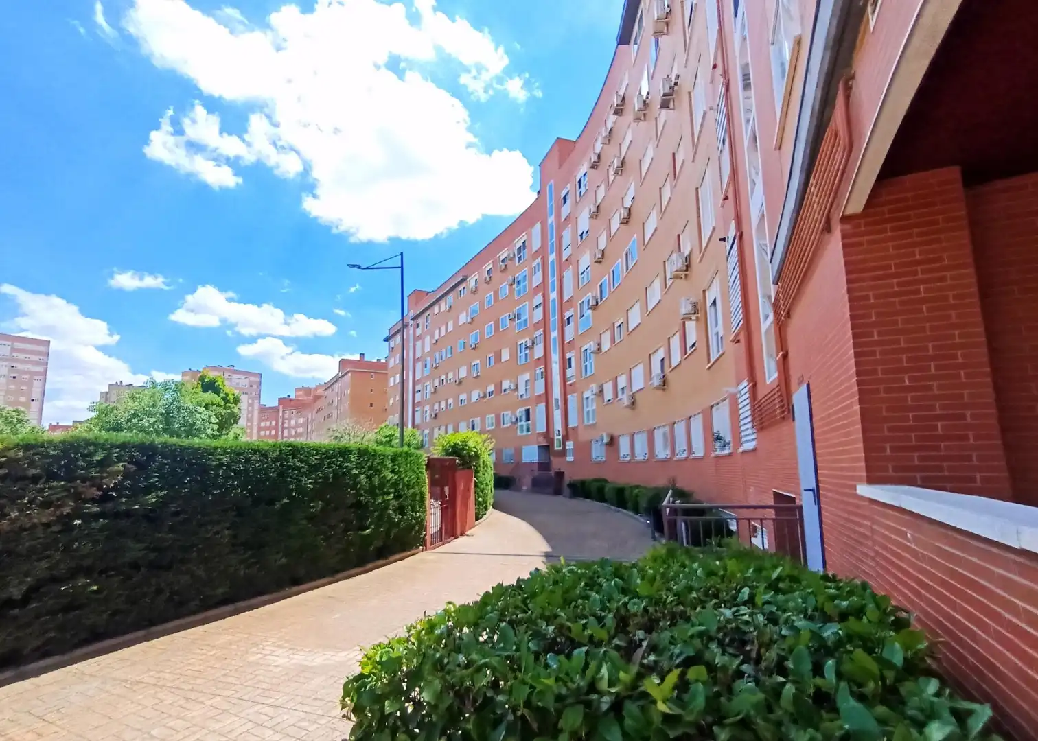 Vista exterior de Piso en venta en Parla con Aire acondicionado y Calefacción