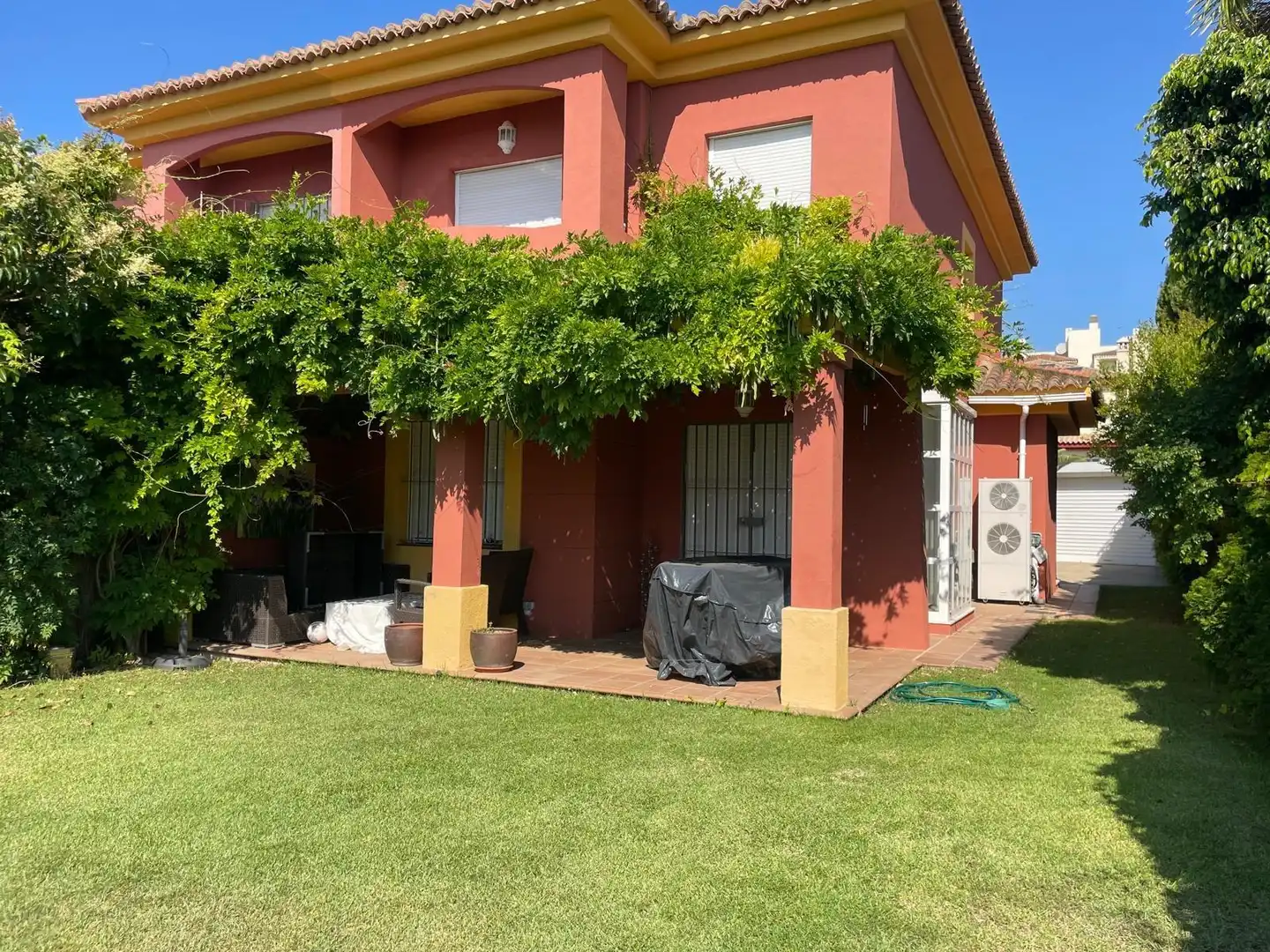 Reihenhaus mit Terrasse zur Miete in Vistahermosa - Fuentebravía