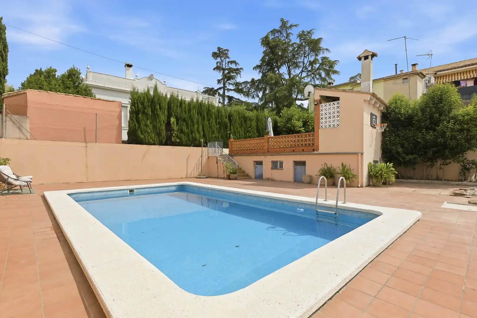 Piscina de Casa adosada en venta en Navajas con Aire acondicionado, Calefacción y Jardín privado