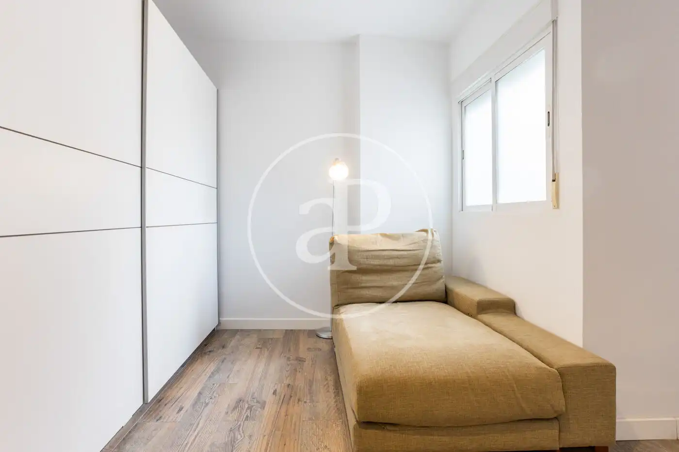 Bedroom of Attic for sale in Valencia  with Heating, Terrace and Furnished