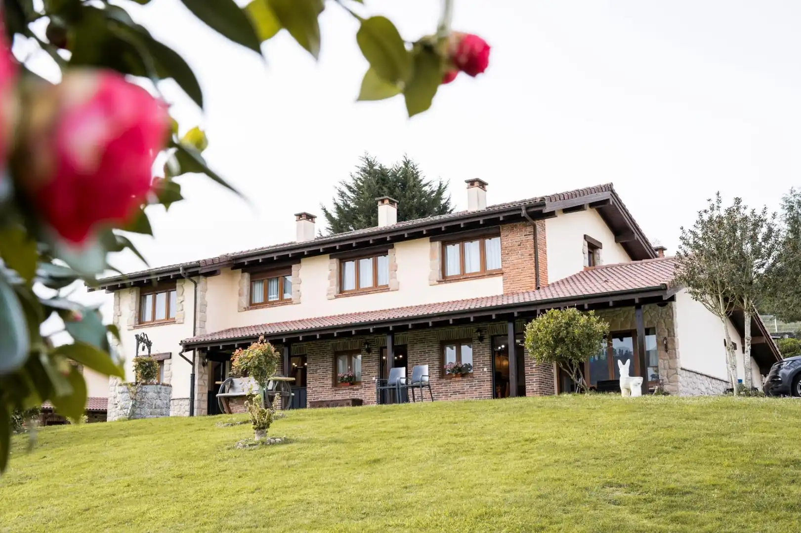 Buildings for sale in Lugar Parres, Parres