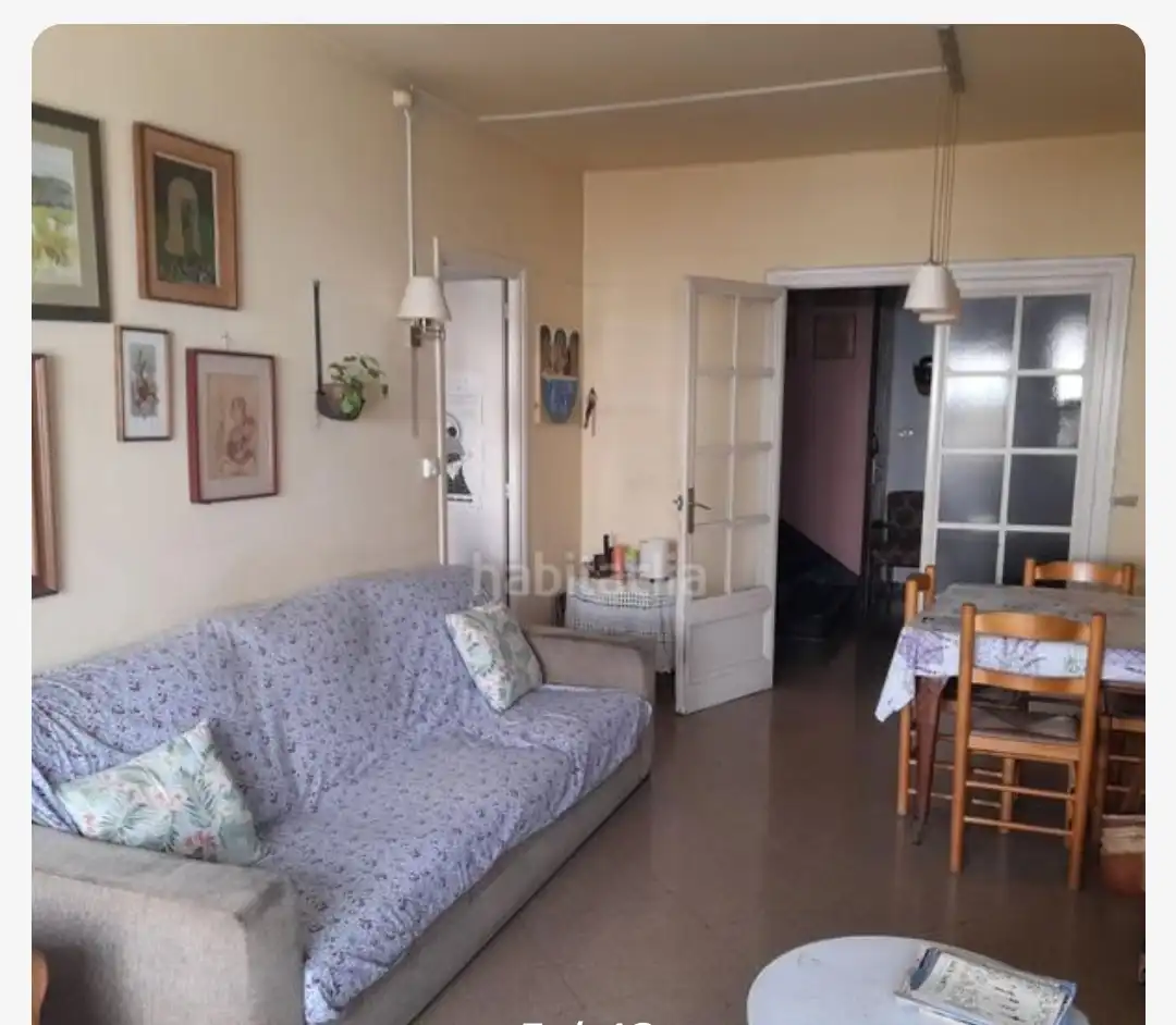 Adosado con terraza en venta en Carrer de Sant Benet 48