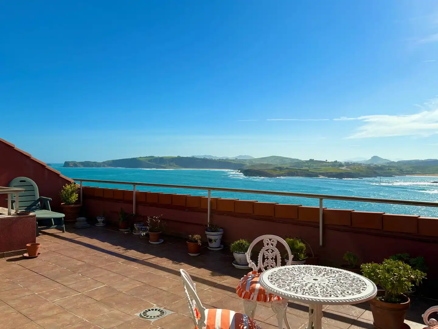 Appartamento con giardino in vendita a Calle de Acacio Gutiérrez 138