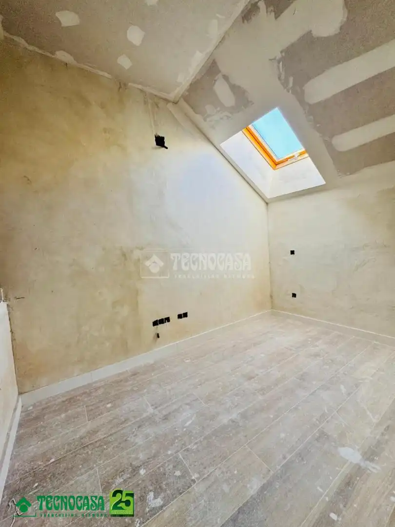 Duplexes for sale in Toledo  with Air Conditioner