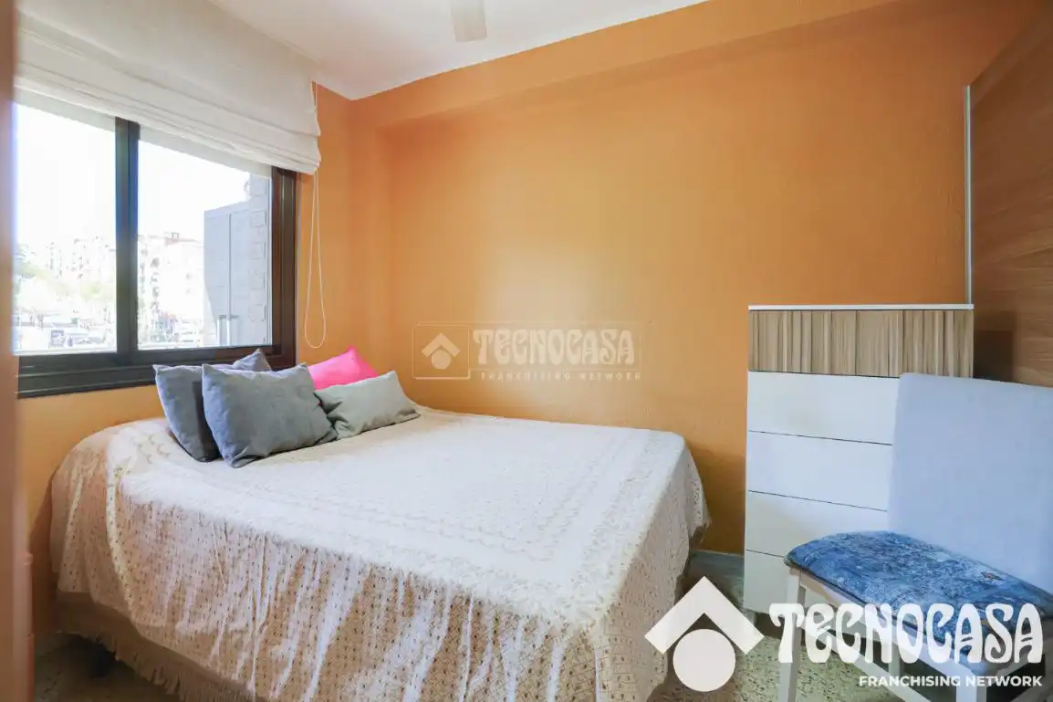 Habitación de Piso en venta en Badalona con Balcón