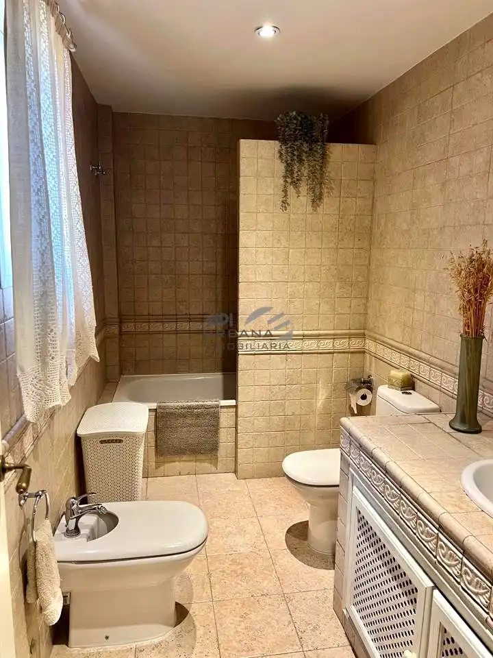 Baño de Casa o chalet en venta en Lucena con Aire acondicionado, Terraza y Trastero