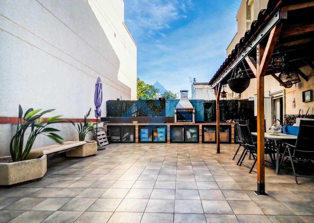 Terrassa de Casa o xalet en venda en Vilanova i la Geltrú amb Calefacció