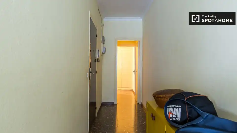 Flat for share in Barcelona  with Air Conditioner, Heating and Terrace