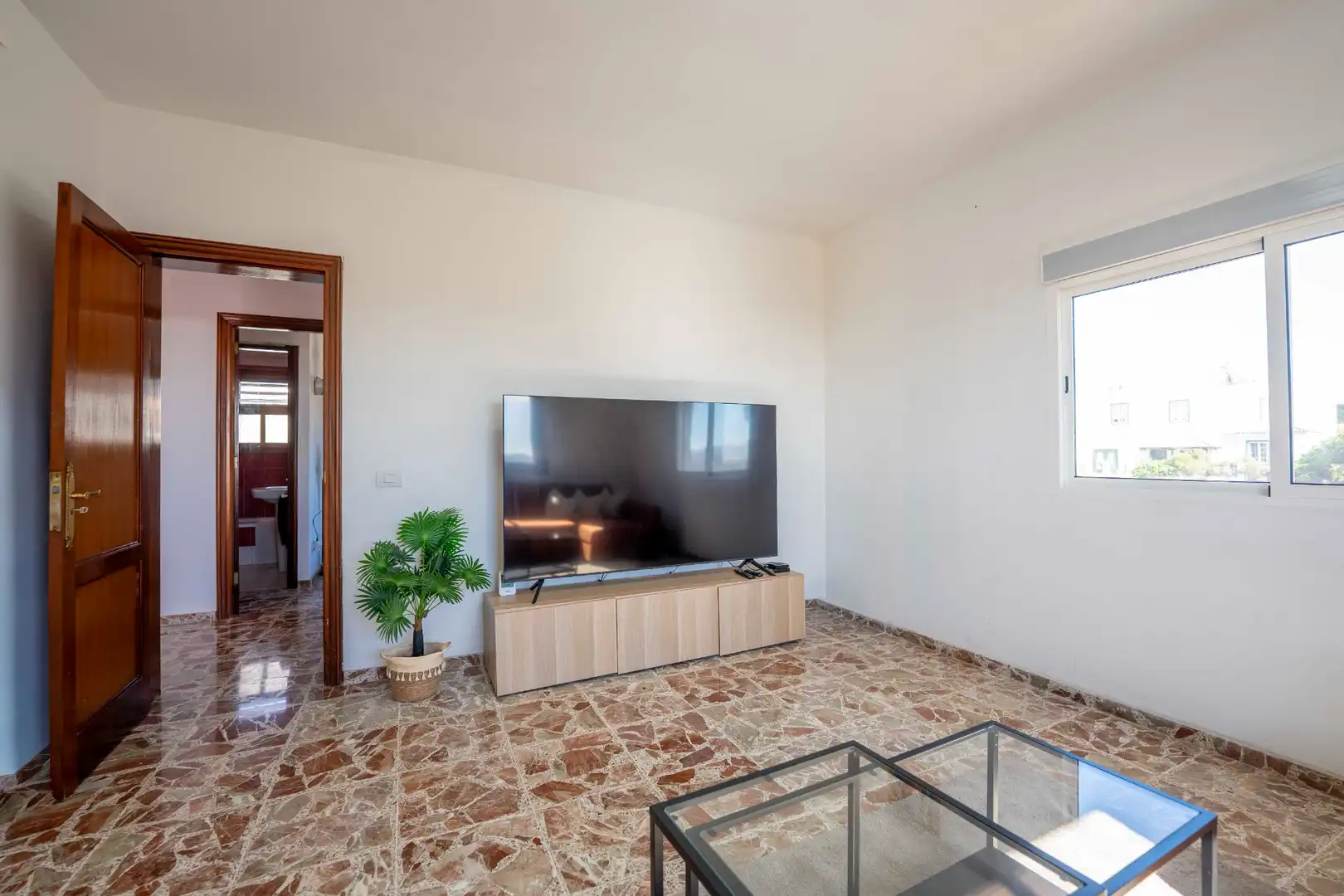 Sala d'estar de Casa o xalet en venda en San Cristóbal de la Laguna amb Jardí privat, Terrassa i Moblat