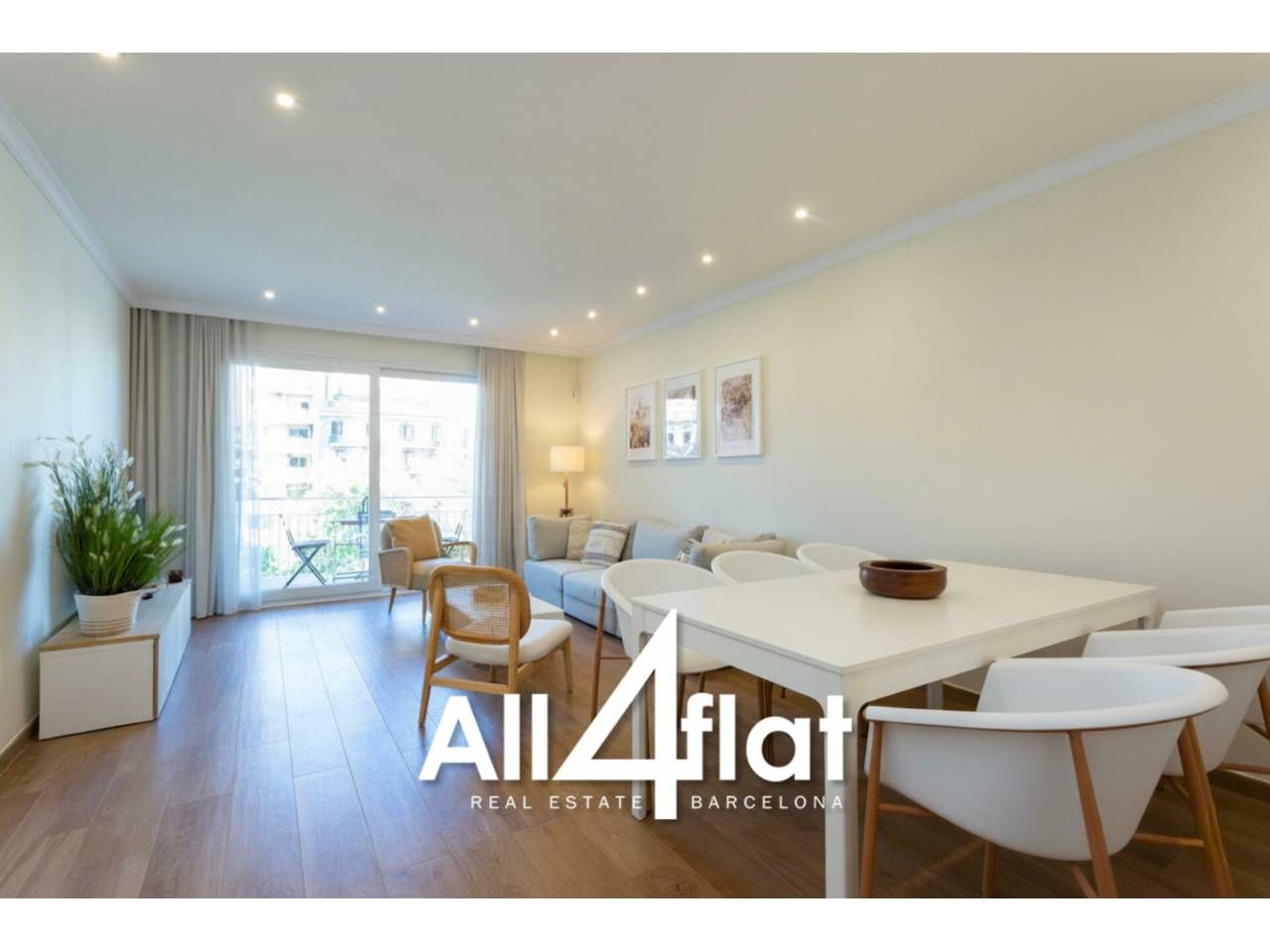 Vista exterior de Pis de lloguer en  Barcelona Capital amb Aire condicionat, Parquet i Terrassa