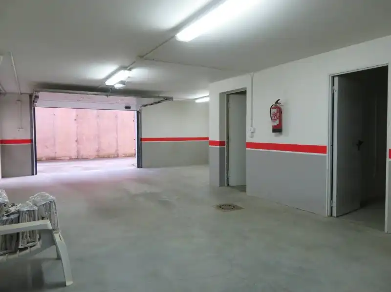 Parking de Casa o chalet en venta en Chozas de Abajo con Calefacción, Jardín privado y Trastero