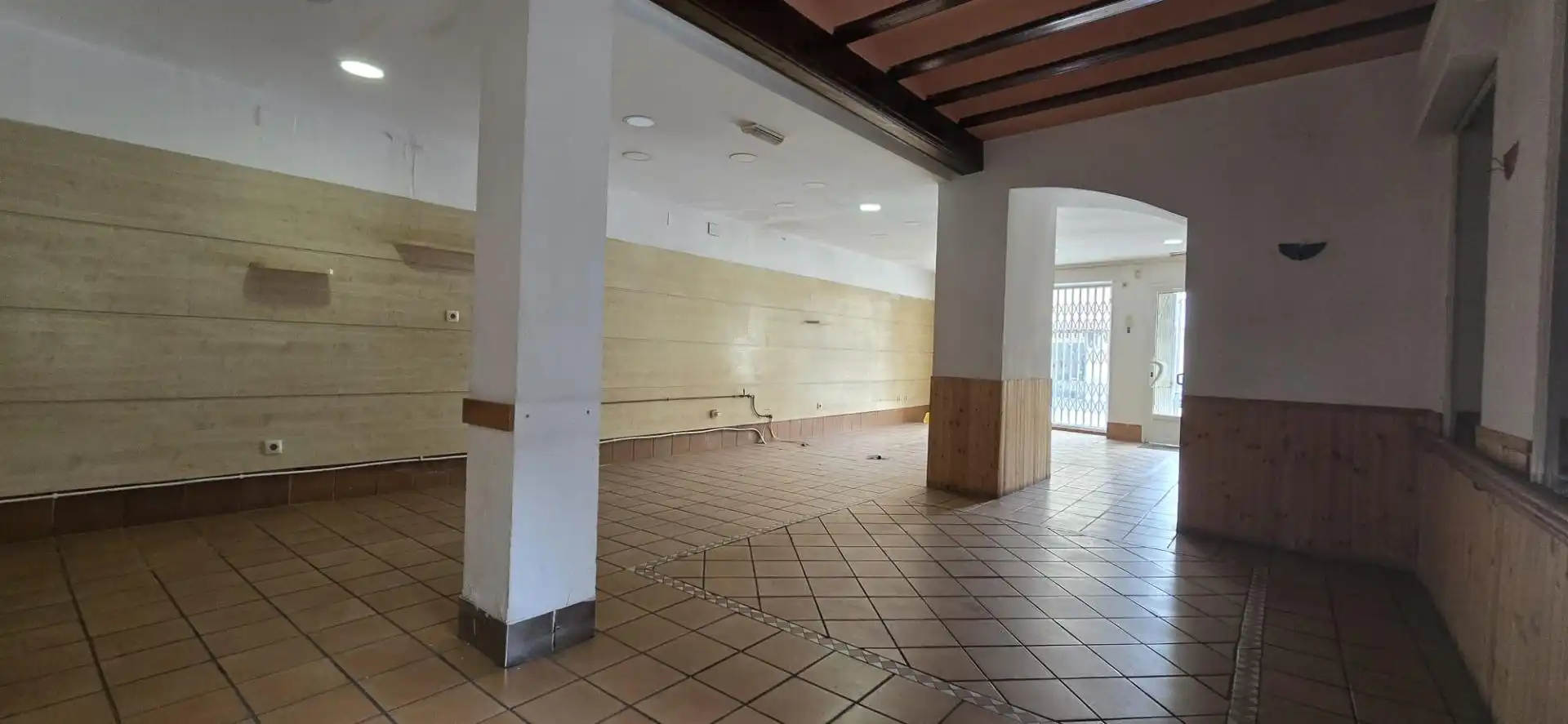 Commercial properties for rent in Llíria  with Air Conditioner