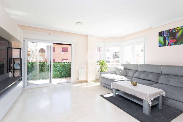 Piso en Venta en Valdezarza