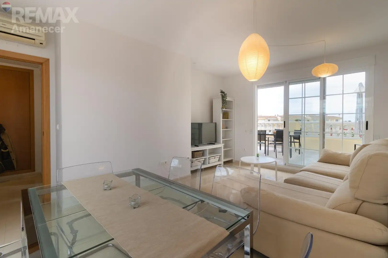 Sala d'estar de Àtic en venda en Dénia amb Aire condicionat, Jardí privat i Terrassa
