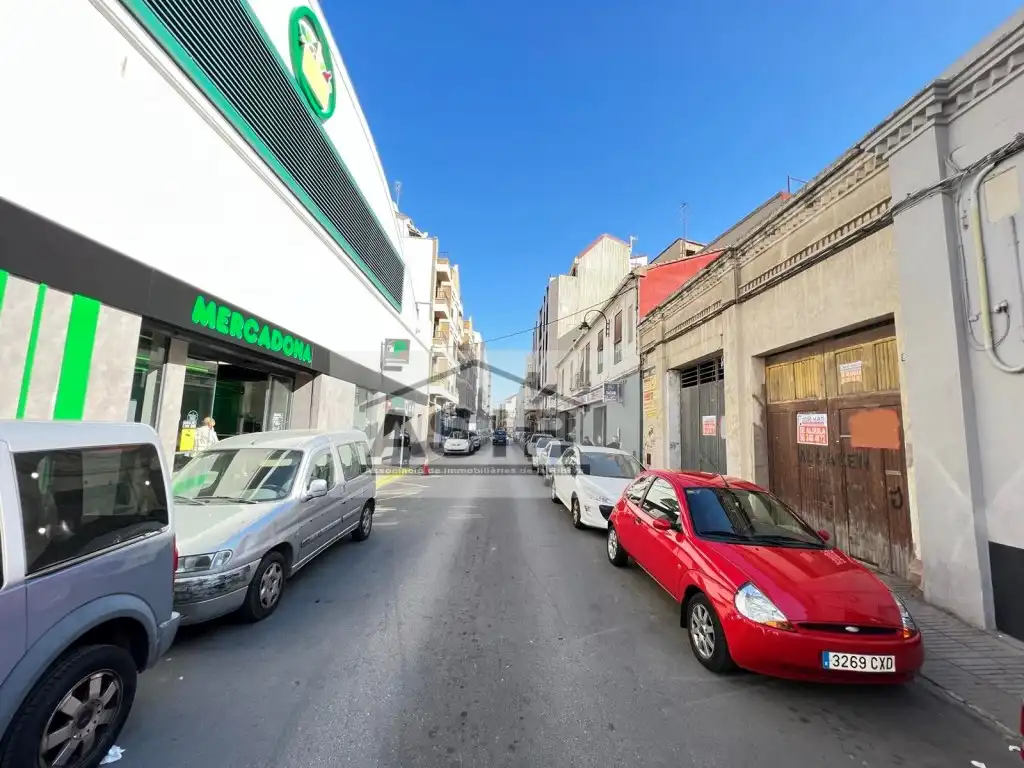 Business premises for sale in Casc Urbà