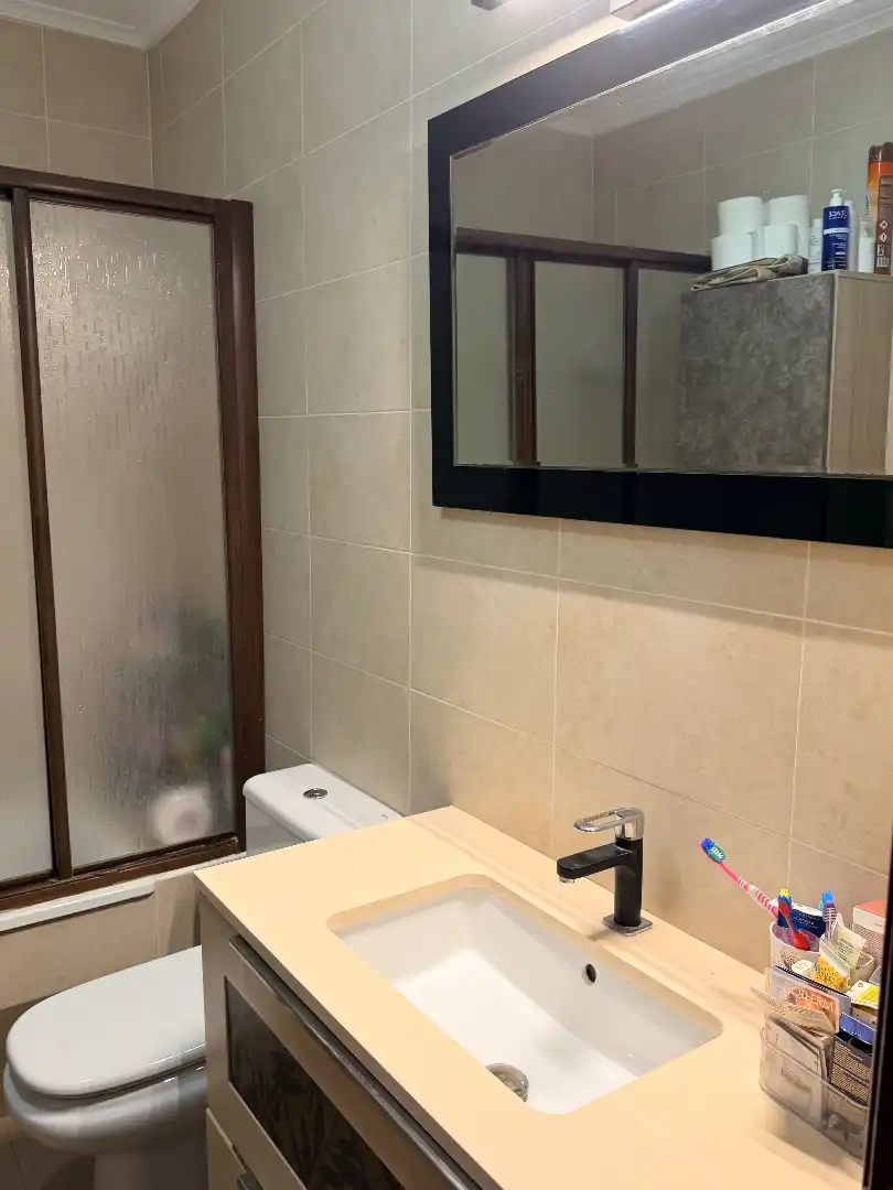 Baño de Dúplex en venta en Torrelavega  con Calefacción, Parquet y Trastero