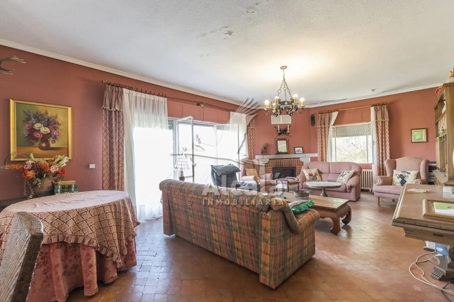 Sala de estar de Casa o chalet en venta en Valverde de Alcalá con Calefacción, Terraza y Trastero