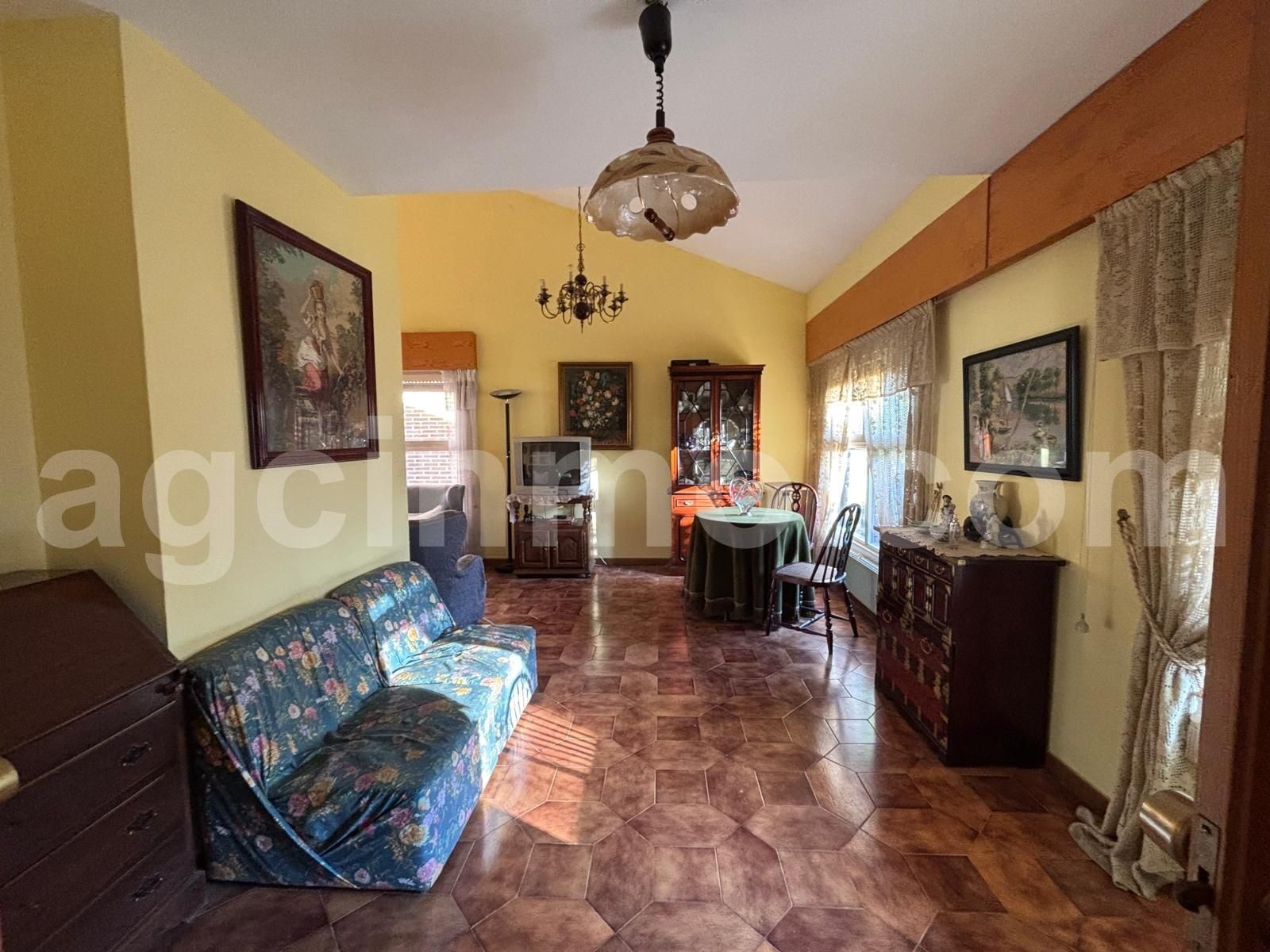 Sala d'estar de Casa o xalet en venda en Simancas amb Calefacció, Jardí privat i Traster